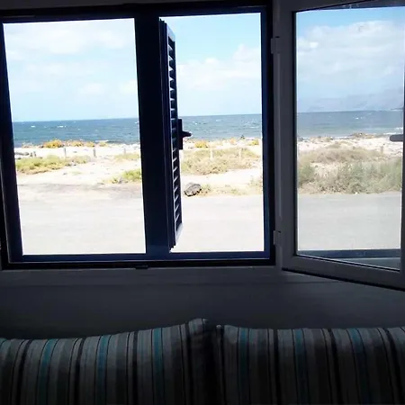 Sleeps 4 Wifi Lägenhet *
