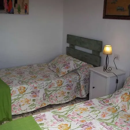 Sleeps 4 Wifi