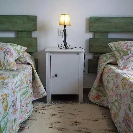 Sleeps 4 Wifi La Costa